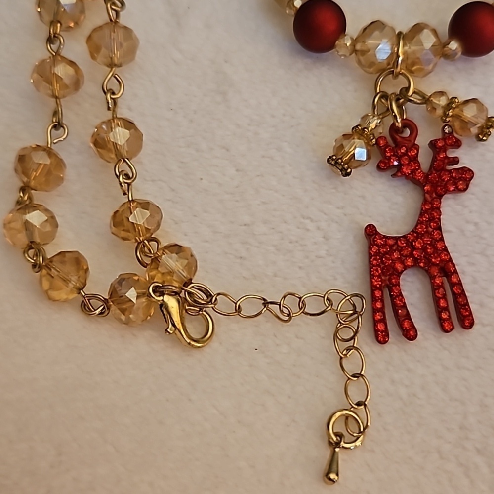 Glass Beaded Chain Glitter Reindeer Pendant Christmas Necklace - Picture 6 of 7